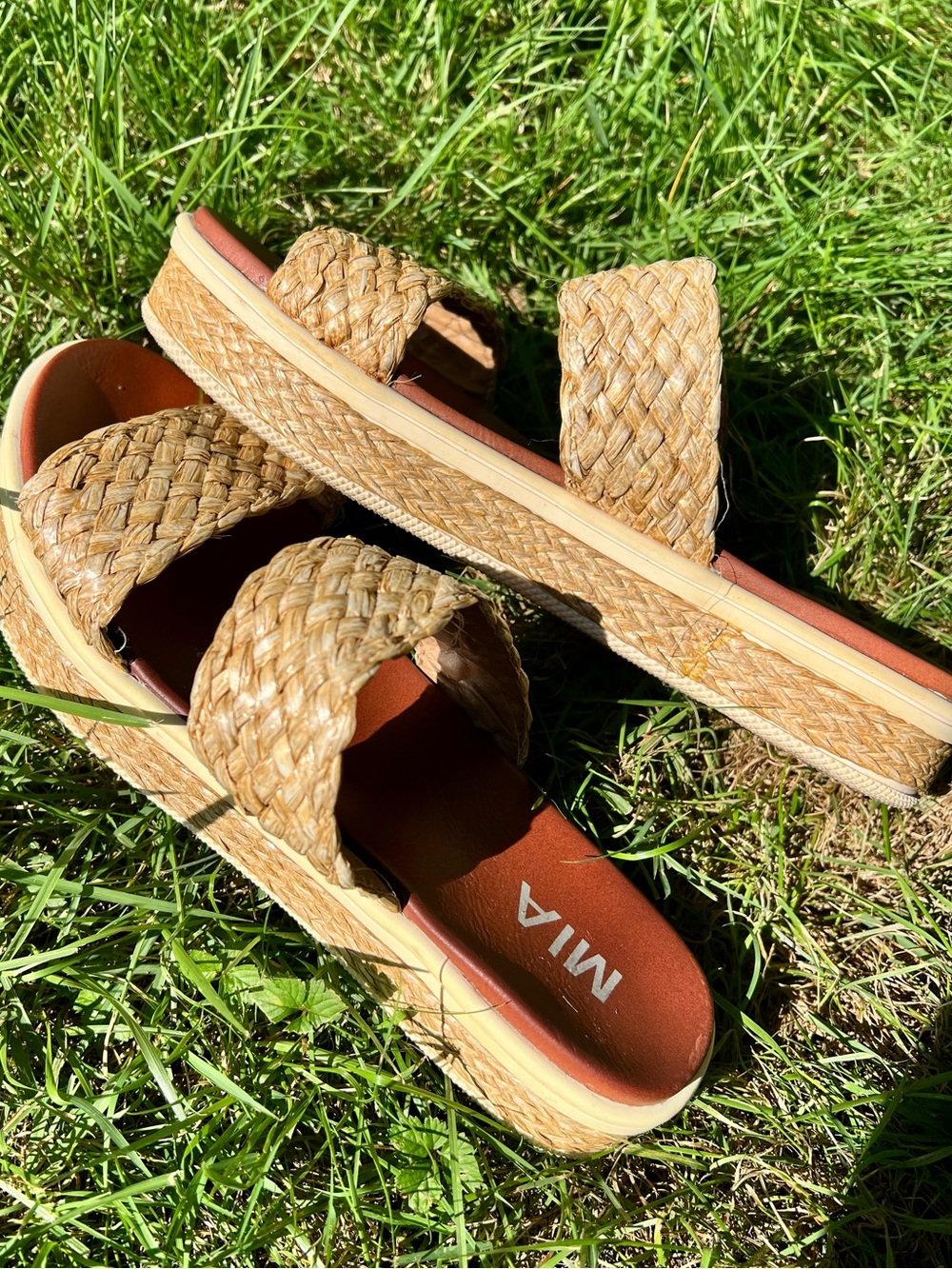 MIA Cami Straw platform wedge Raffia sandals 8.5